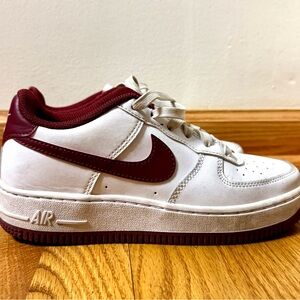 Nike Air Force 1 GS Low - White with Maroon Accent Size 3.5Y